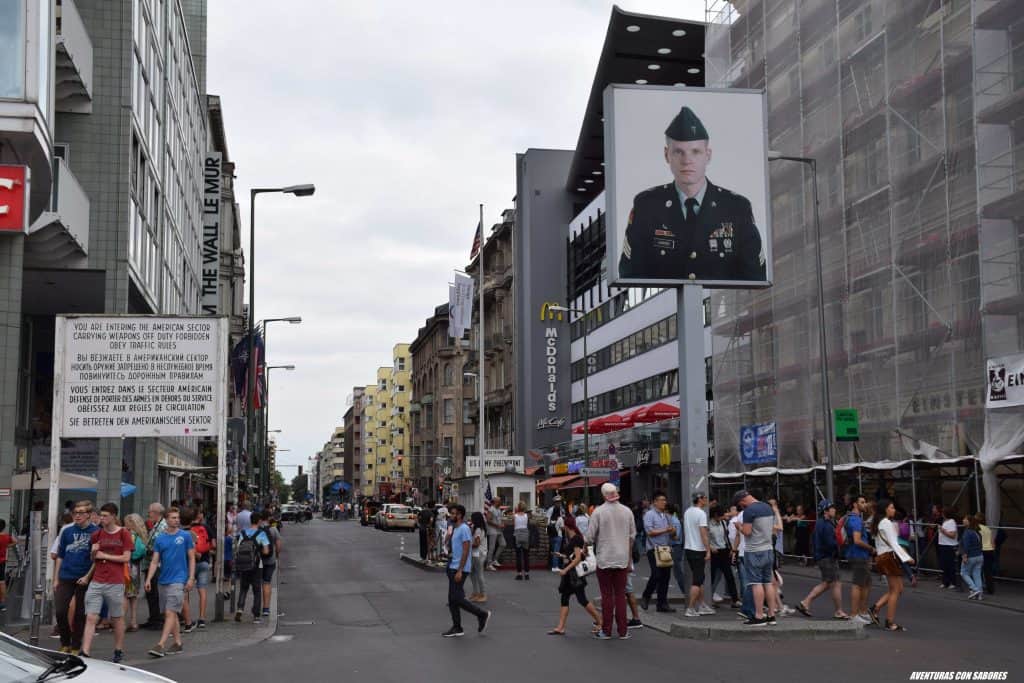 Checkpoint Charlie que es